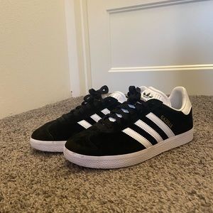 Like new! Worn once! Adidas Gazelle Blk/Wht W7